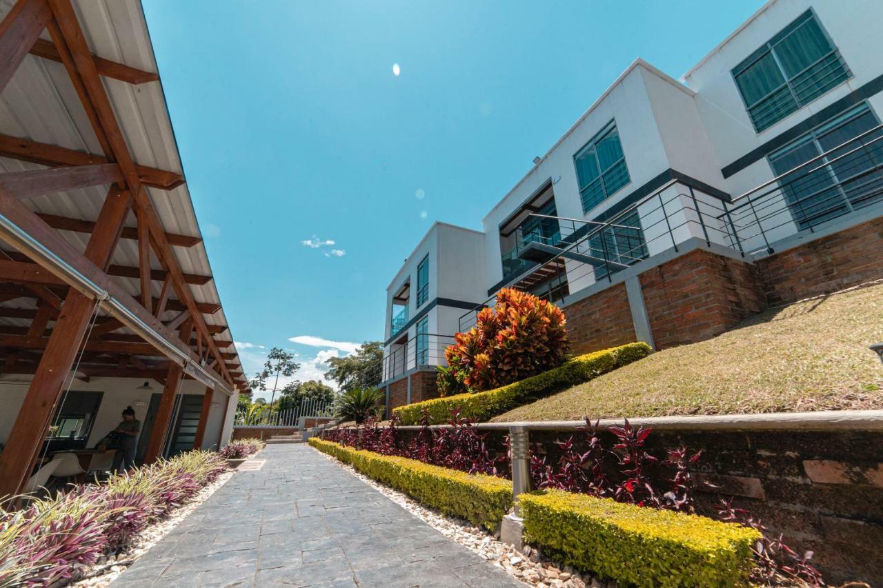 Hotel Syvanna Wellness&Spa Cerritos Exteriör bild
